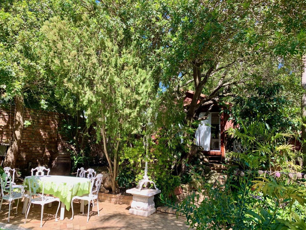 The Little Hideaway Guesthouse Stellenbosch Bagian luar foto