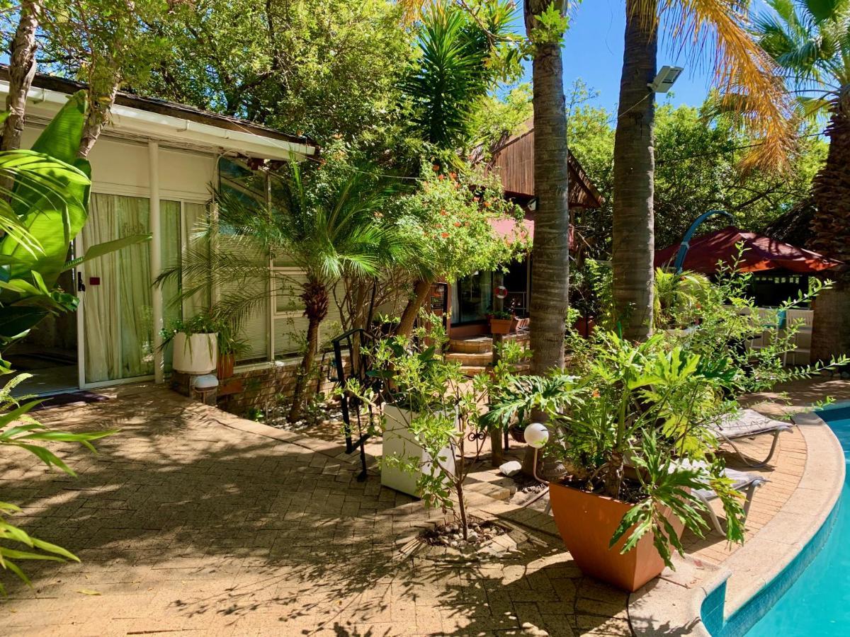 The Little Hideaway Guesthouse Stellenbosch Bagian luar foto